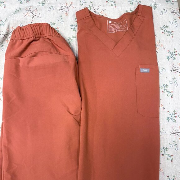 FIGS Mens Technical Collection Set Size Medium - EUC - Picture 2 of 2